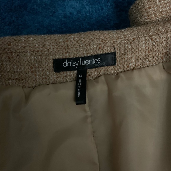Daisy Fuentes Tan Blazer - Picture 2 of 6